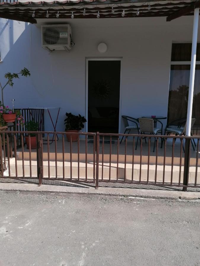 Hamboula Apartman Polis Kültér fotó